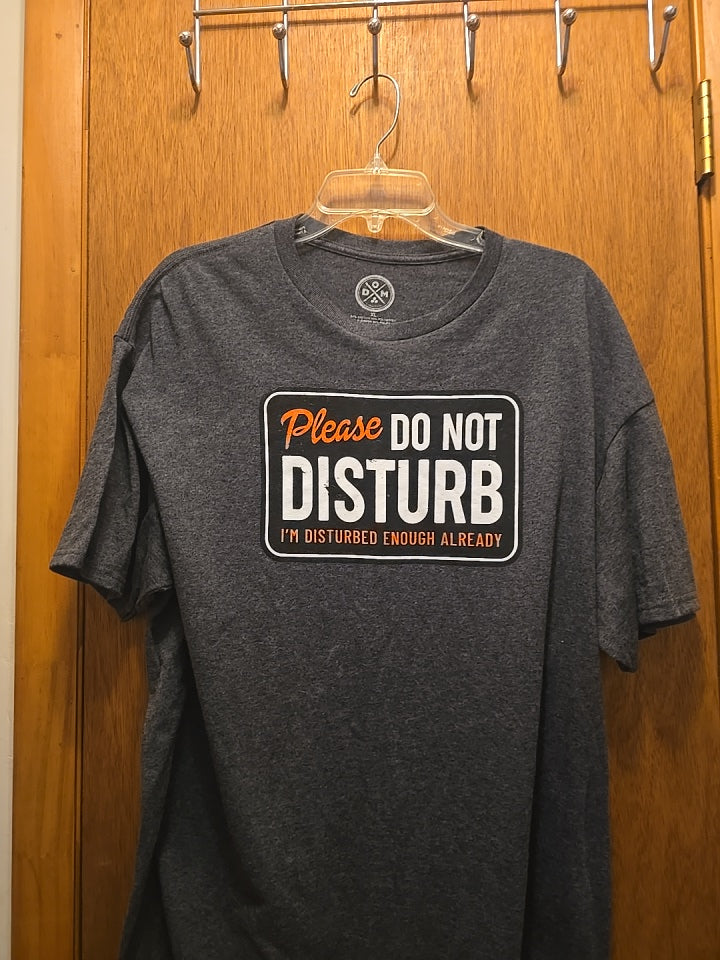 DO NOT DISTURB Men’s Size Large Humor Graphic T-Shirt Short Sleeve • DOM